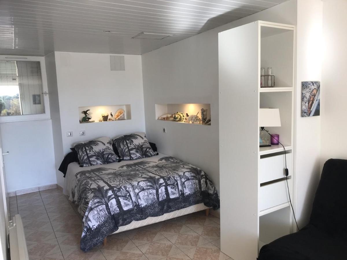 Charmant Studio meublé Montignac-Charente Esterno foto